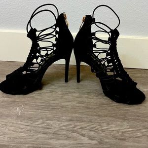 NEW Liliana Black Suede Strappy Heels Size 7.5